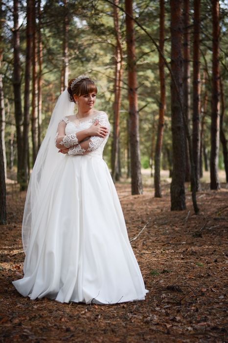 Весільна сукня в хорошому стані