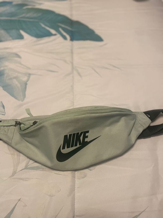 Bolsas Nike e Adidas