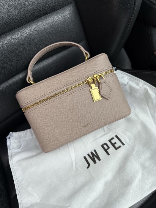 Нова жіноча сумка JW Pei Cleo Box в бежевому кольорі