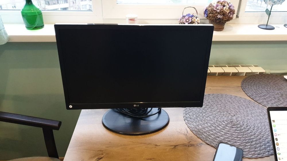 Продам мониторы в отличном состояние 21,5