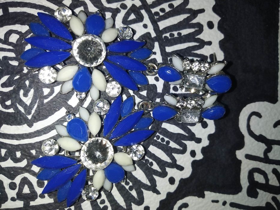 Нарядные фирменные длинные серьги висюльки H&M с камнями