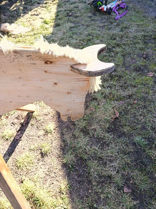 Koń drewniany z akcesoriami