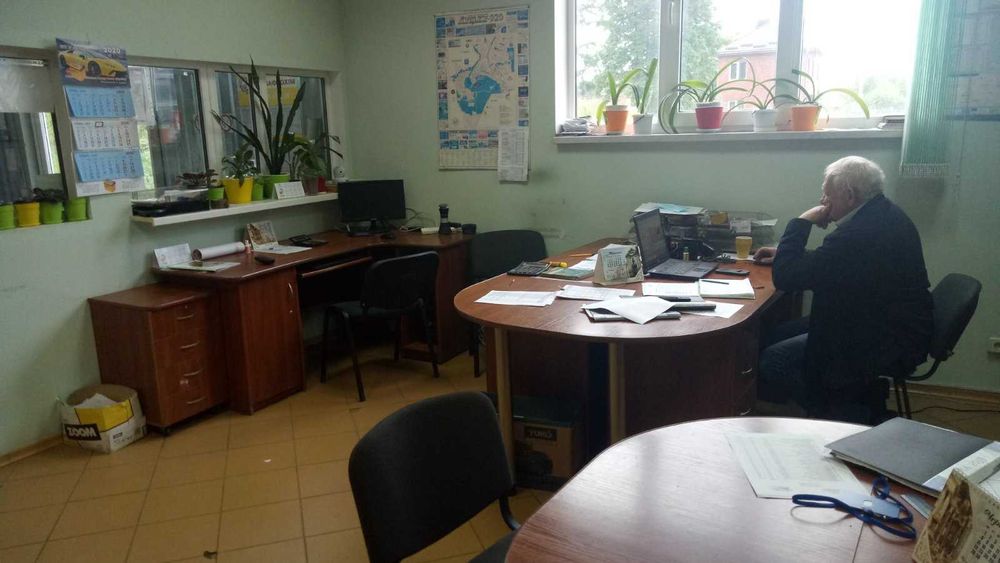 Продається прирейковий магазин склад