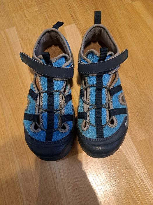 Sandały niebieskiego Quechua 32/33