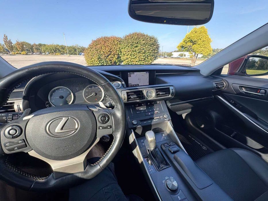 Lexus IS 300      2016