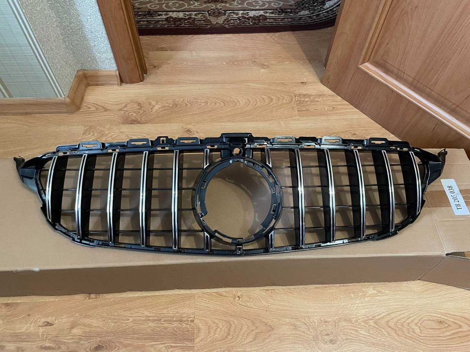Решетка Mercedes C-Class W205 2018-2020 рік GT под камеру