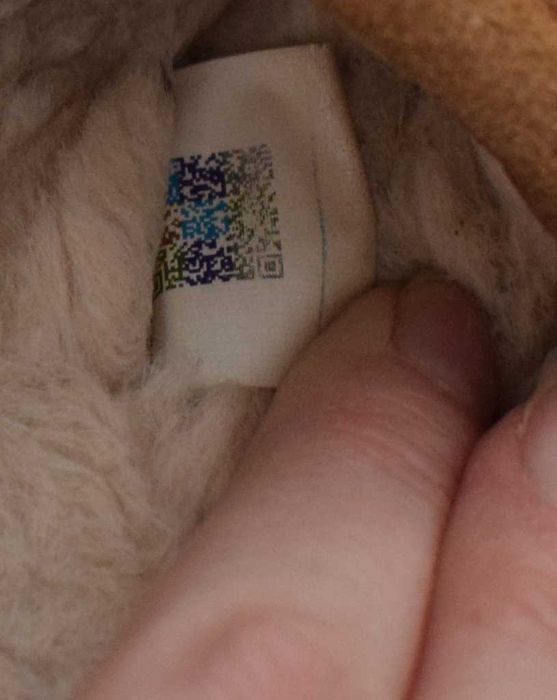 UGG Skórzane kapcie "Scuff" klapki brązowe 39
