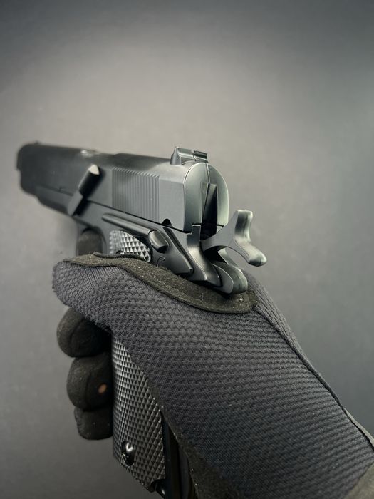 Топовий іграшковий пістолет Кольт 1911 з металу - модель Cyma ZM19