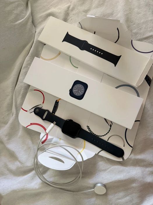 Apple Watch Série 8 com Carregador, Caixa e Pulseiras
