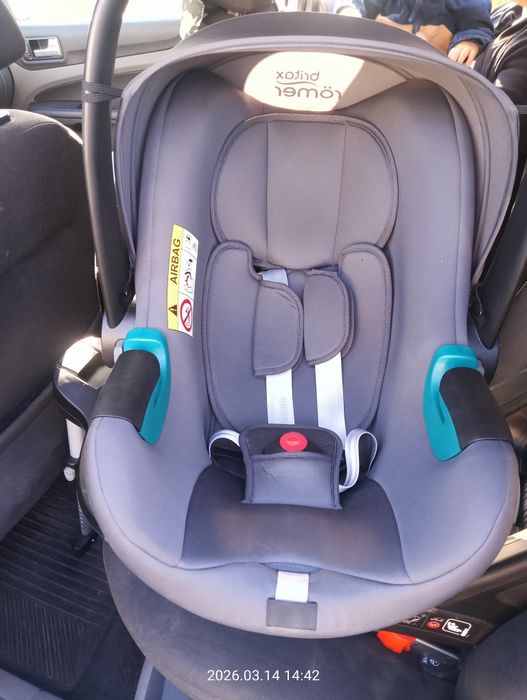 Fotelik (Nosidełko )Britax+Baza