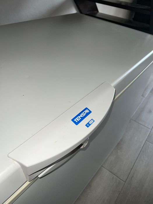 Vendo uma arca .