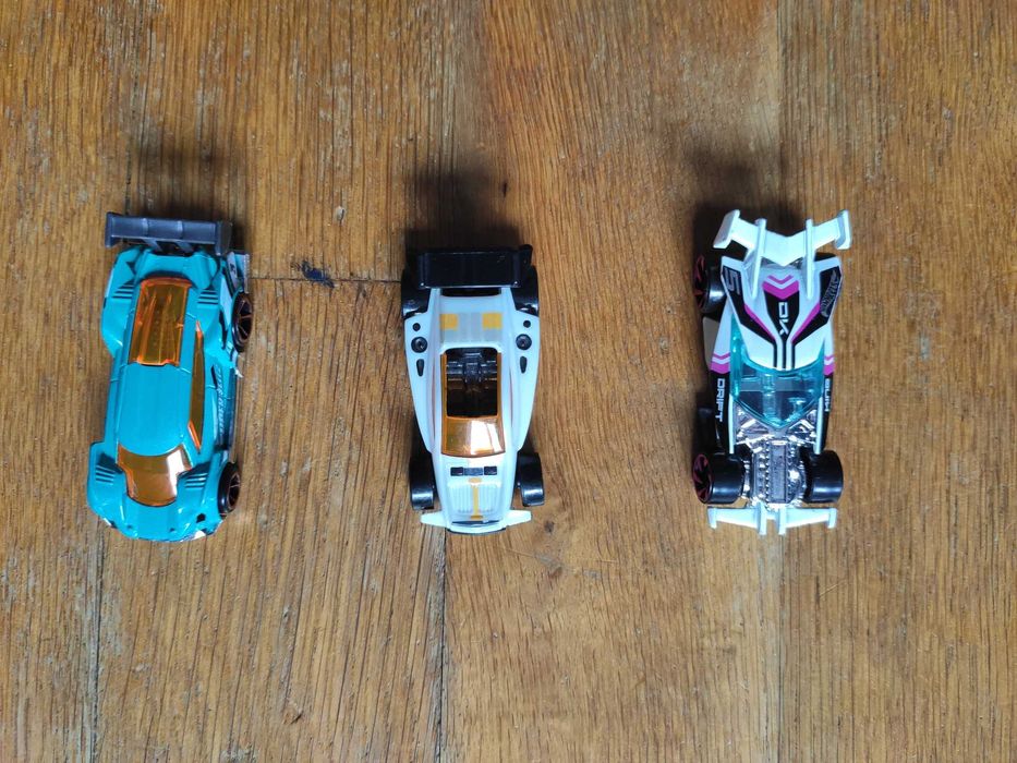 Małe autka samochodziki