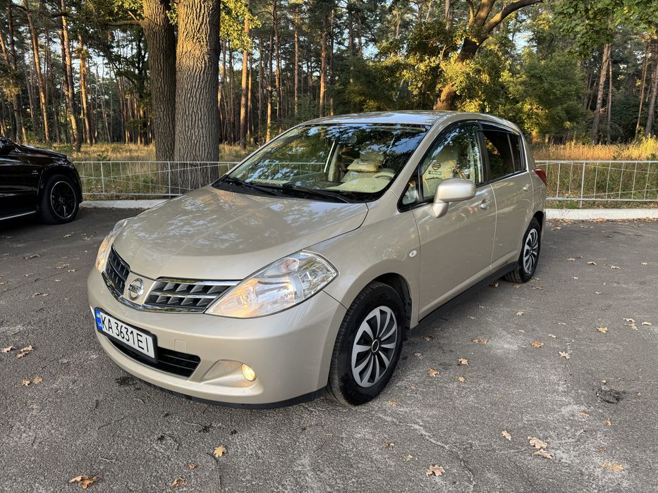 Nissan Tiida 2011 Автомат , 1.6бензин , пробіг 51тис км
