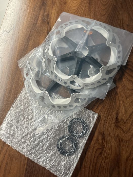 2 Discos Shimano MT800 203mm