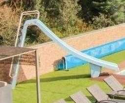 Escorrega de Piscina