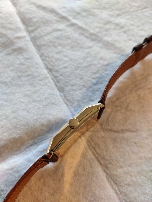 IWC Tank Tonneau, Tank, 14K Gold, Art Deco, Cal. 87 - classic