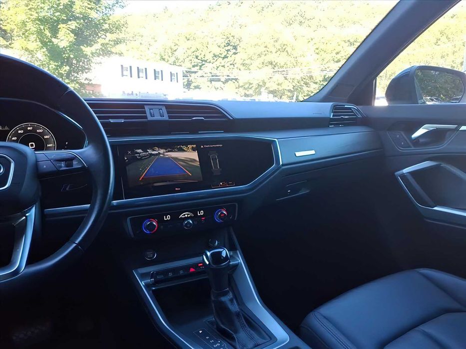 Audi Q3      2020