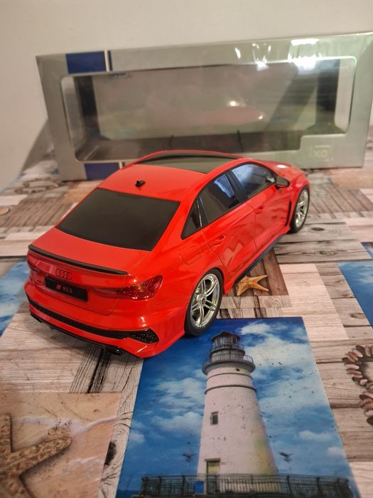 Audi RS3 IXO 1:18 kolekcjonerski