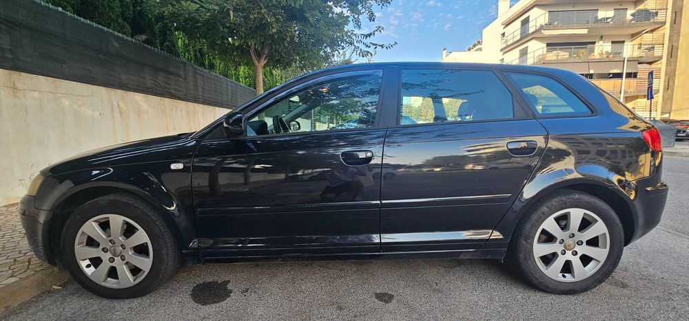 Audi A3 Sportback 1.6 FSI - 115cv - Muito bem estimado