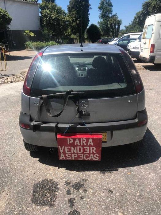 Opel corsa C 12 16 V Ano 2004