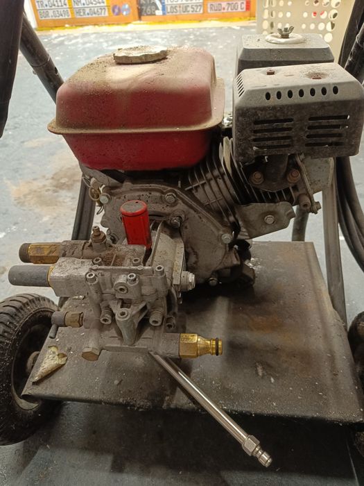 Myjka ciśnieniowa spalinowa do naprawy