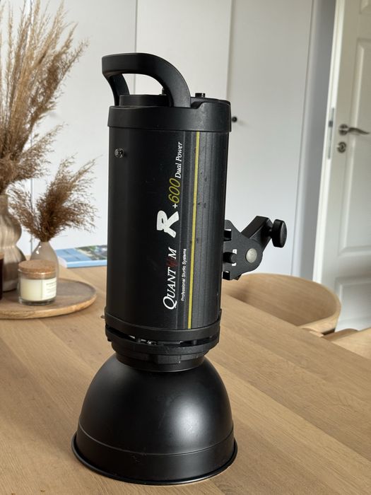 Lampa studyjna Quantum R+600 Dual Power 600 Ws + akumulator BP-3 i akcesoria