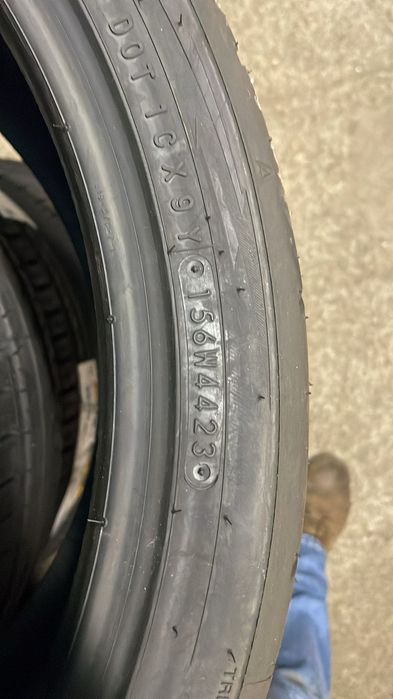 4 Pneus Toyo R888R 235/35ZR19 Novos (Semi-Slick)