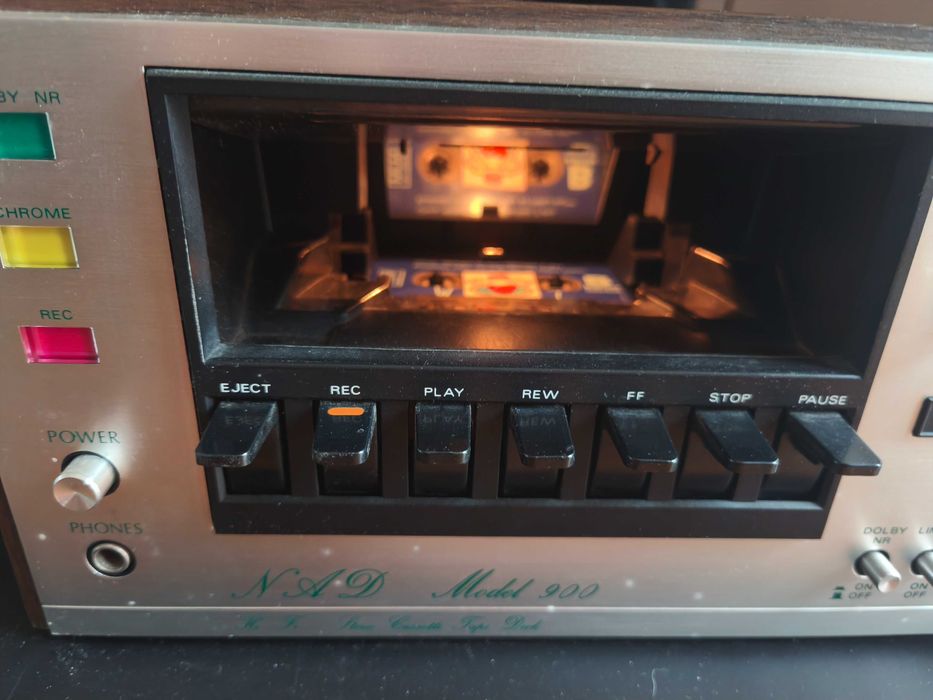Magnetofon Nad model 900