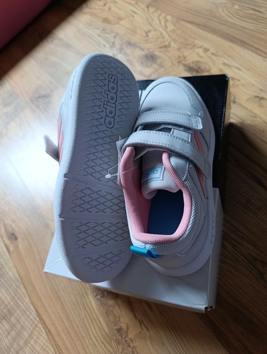 Nowe oryginalne buty adidas