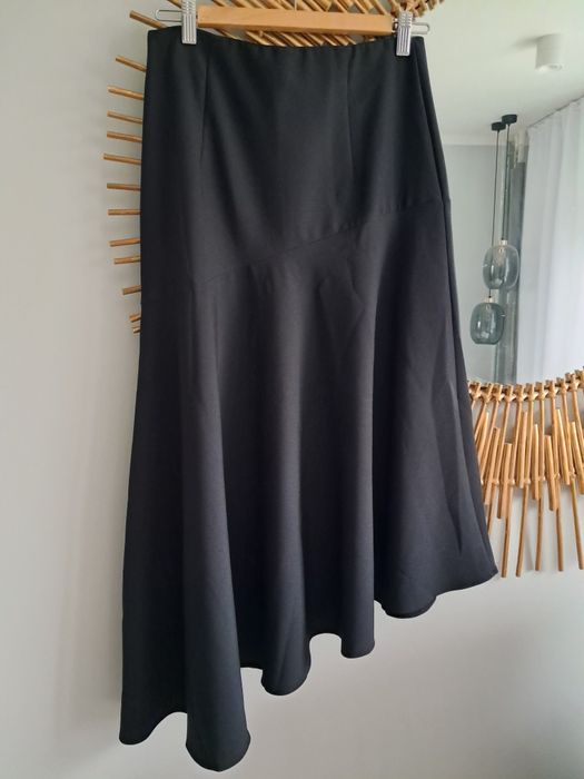 Spodnica nowa reserved z falbaną