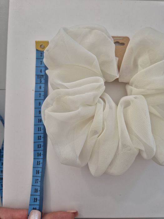 Duża gumka scrunchie xxl śmietankowa