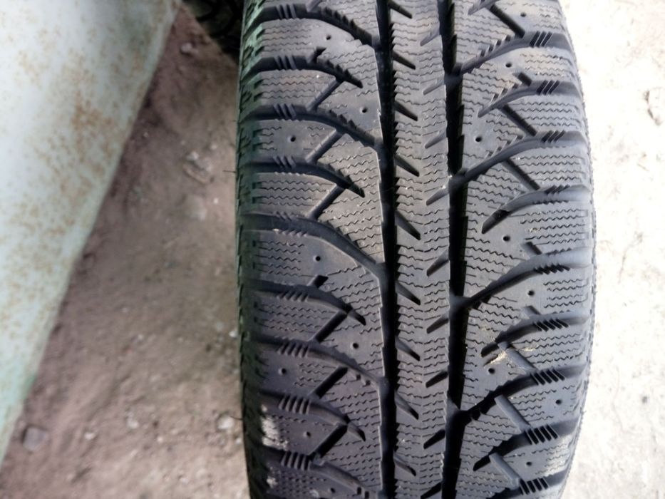 Продам зимнюю резину r15