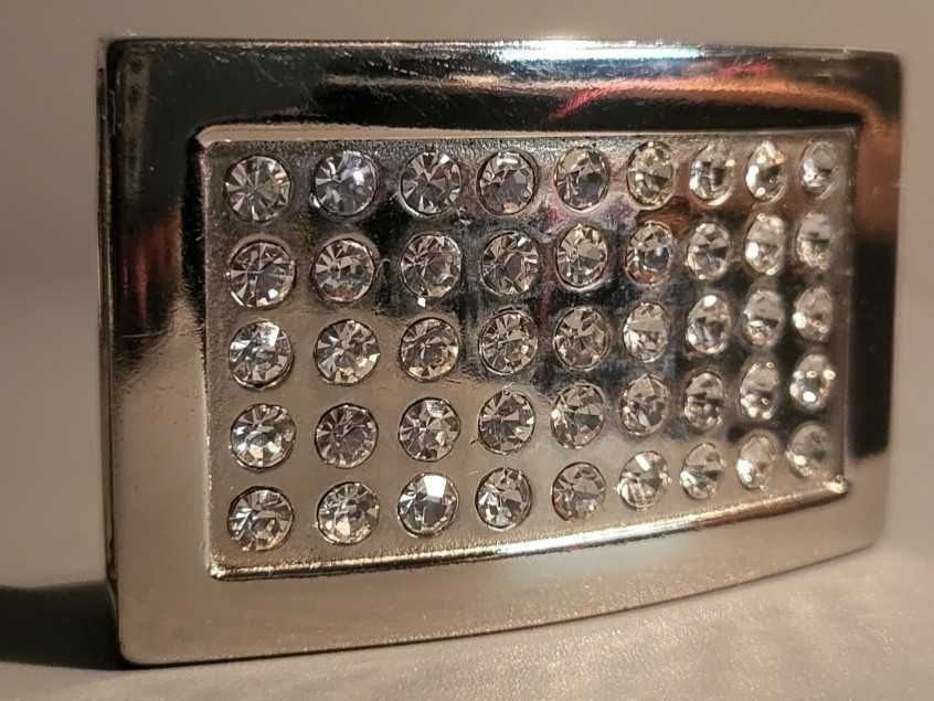 Klamerka do paska z cyrkoniami