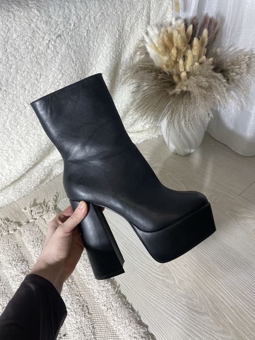 Ботильйони на каблуку