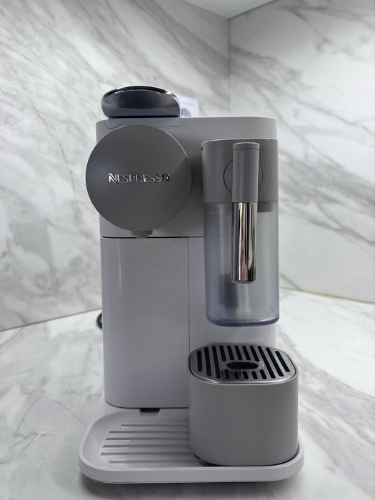 Ekspres DeLonghi Nespresso Latissima one + kapsułki