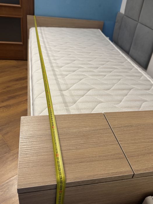 Łóżko wraz z materacem 90*200