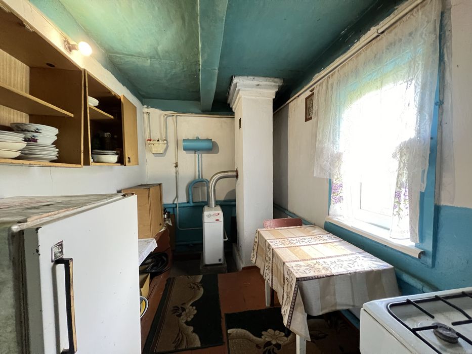 Будинок в селі Острів  поруч сосновий ліс та річка