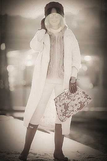 Белое демисезонное кашемировое пальто