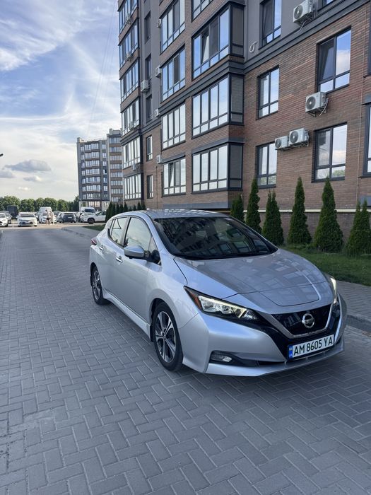 Оренда nissan leaf 2021