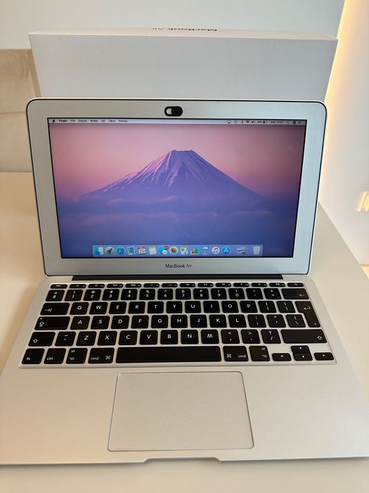 MacBook Air 11 cali MacOs laptop z pudełkiem i gratisami