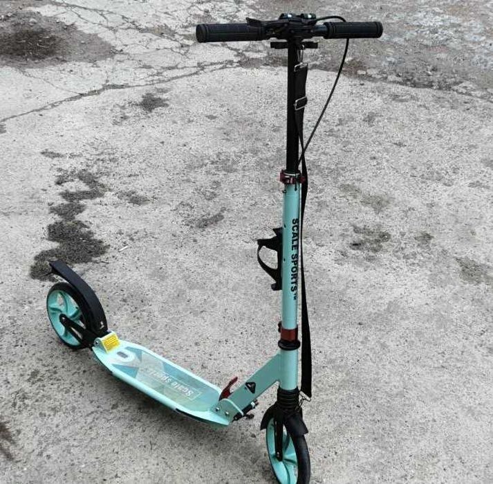 Двоколісний самокат Scale Sports