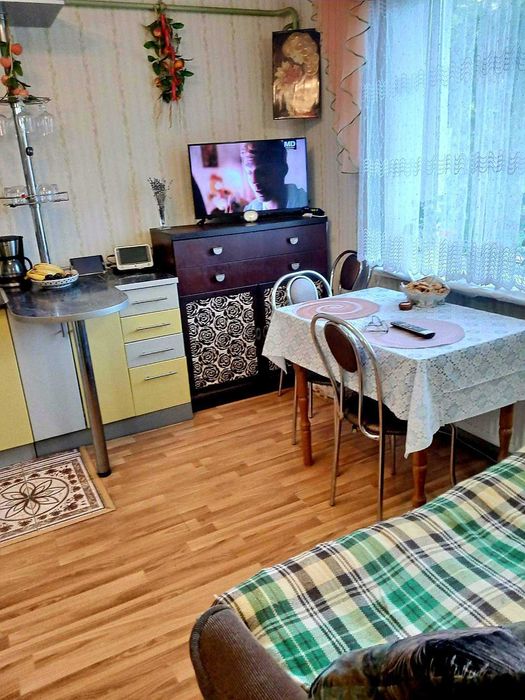 Продається просторий двоповерховий будинок,село Левків.