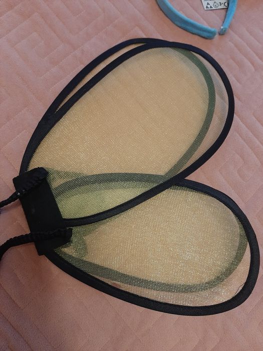 Дитячі крильця метелика, бджоли, вушка зайчика