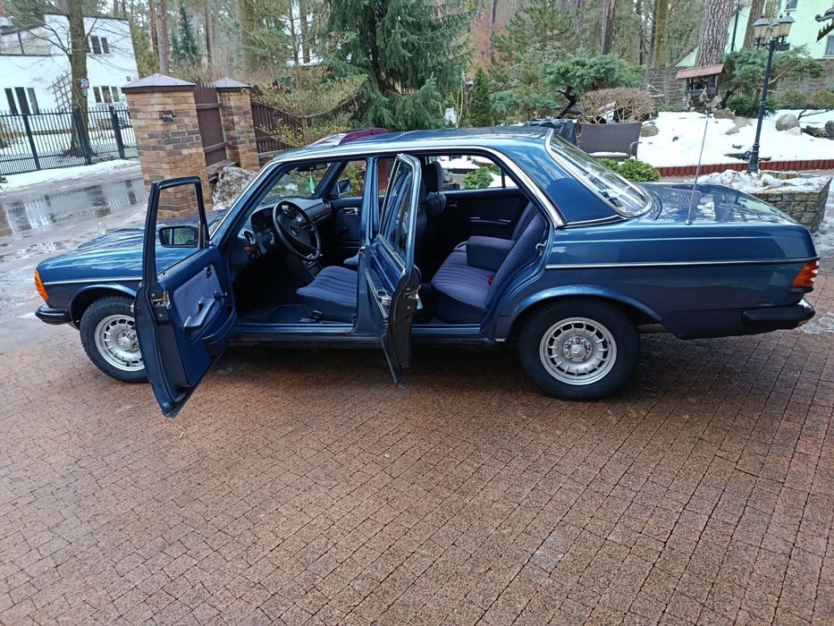 Mercrdes W123 zabytkiem do ślubu, na sesje, czy wesele! Wynajem