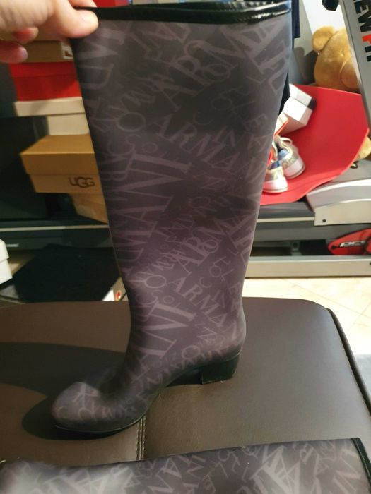 Galochas da marca Giorgio Armani