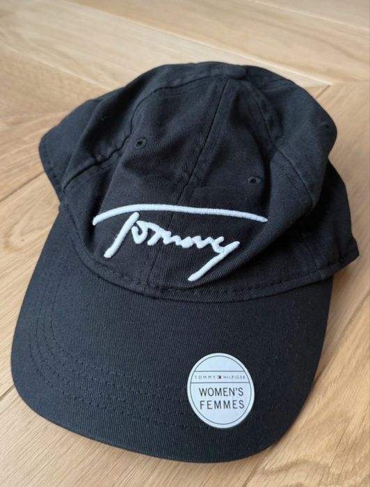 Czarna damska czapka z daszkiem regulowana Tommy Hilfiger uniwersalna