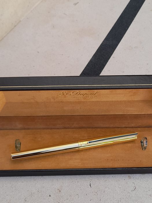 Caneta tinteiro S.T. Dupont