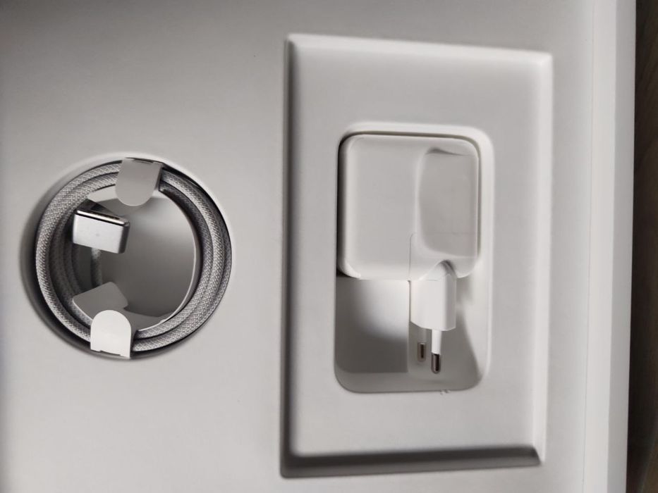 Nowy macbook Air 13.6 A2681 16/512gb