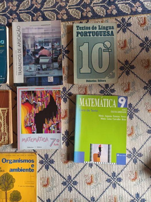 Livros escolares antigos