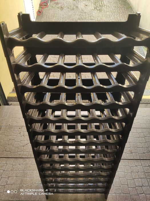 Garrafeira em plástico 14X6=84